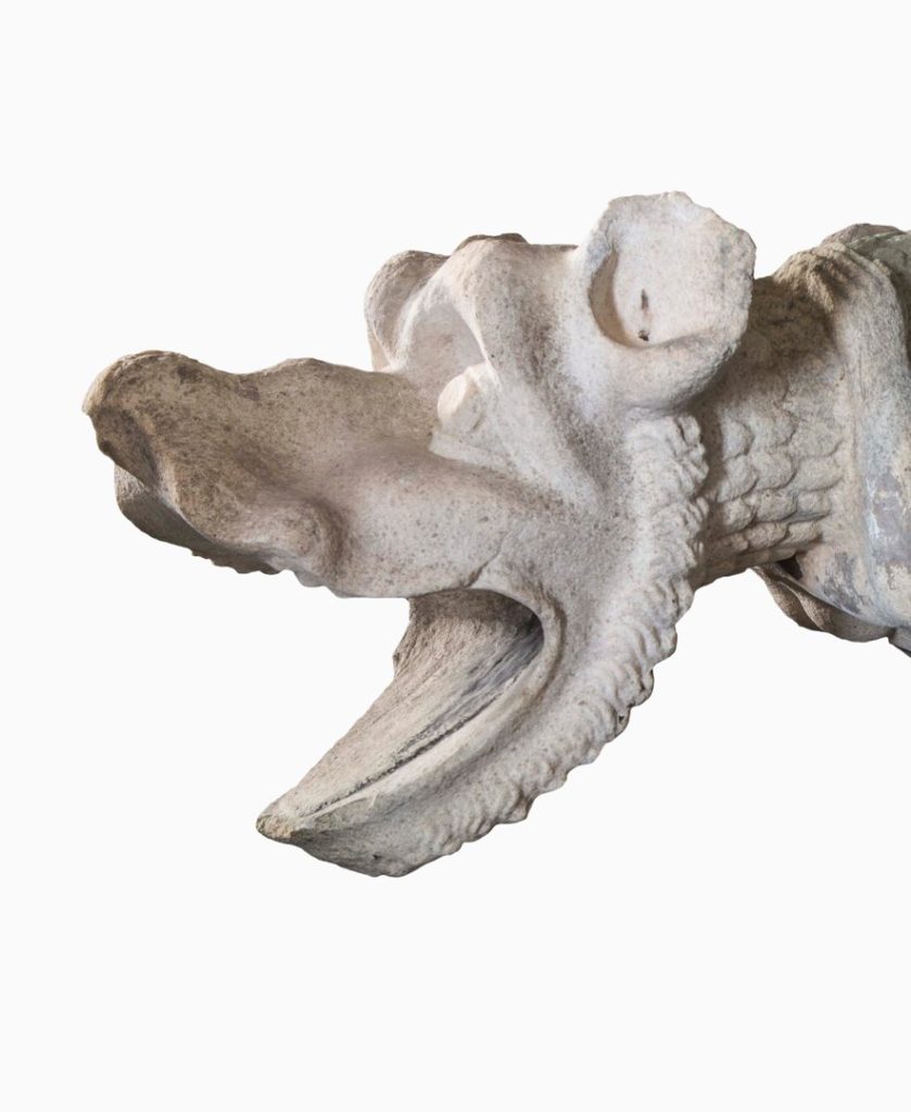 Doccione zoomorfo con figura femminile